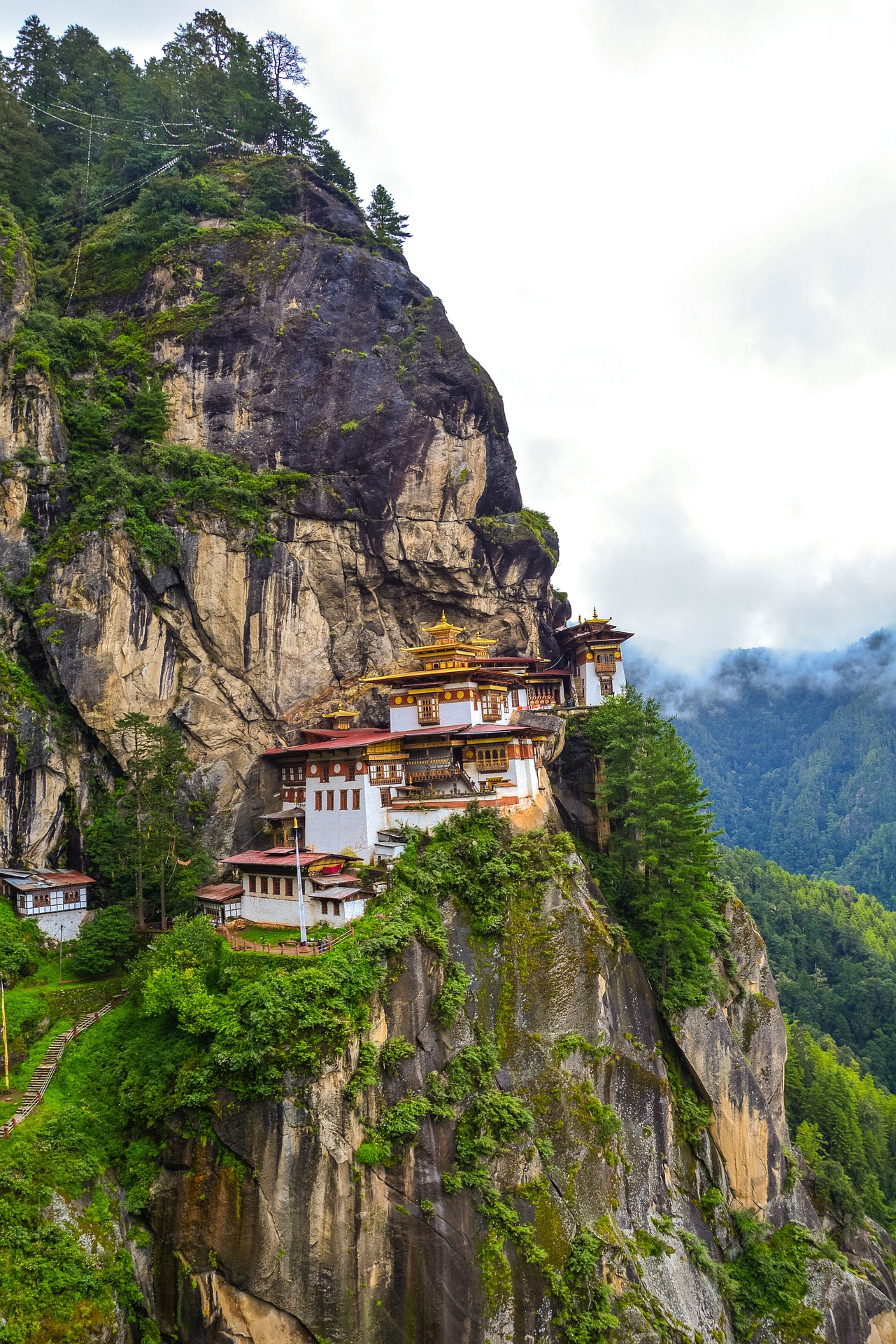 tigers-nest-3810180_1920
